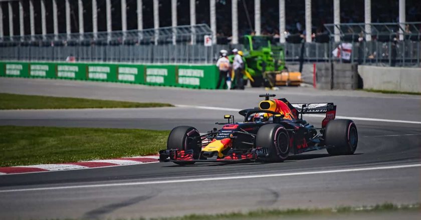 7 Industries BlockChain is distrupting